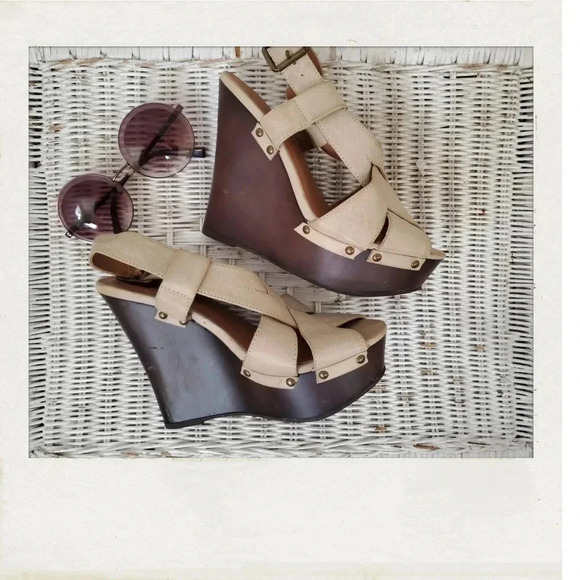 ✨BOGO FREE✨ Qupid | Woven Cream Buckled Peep toe Platform Leather Wedges - Picture 1 of 4